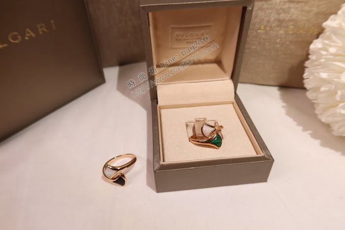 Bvlgari飾品 寶格麗雙面貝殼瑪瑙戒指 diva系列 925純銀電鍍18k彩寶扇形裙子單戒  zgbq3087